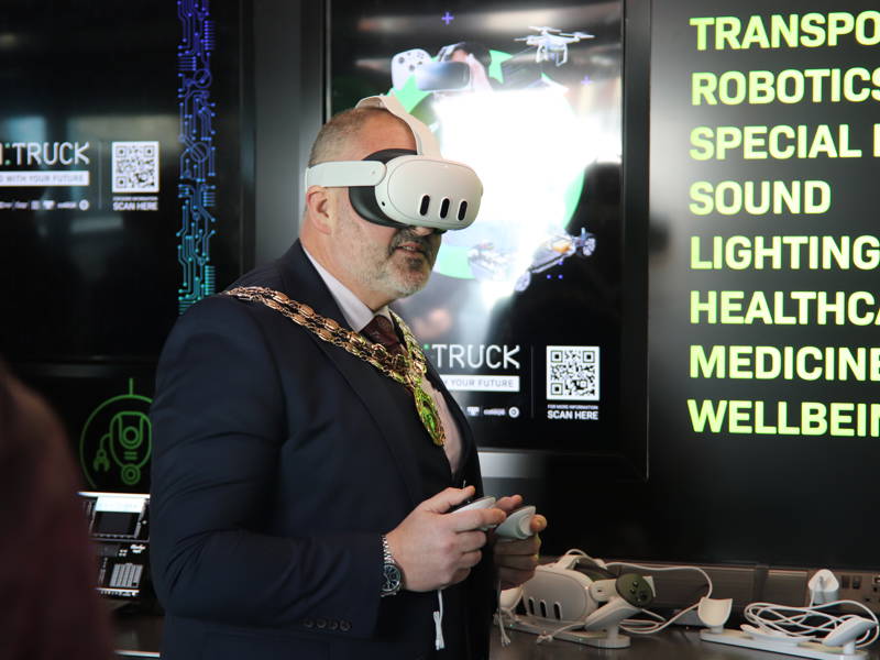 Fareham Mayor Fred Birkett tries out the technology