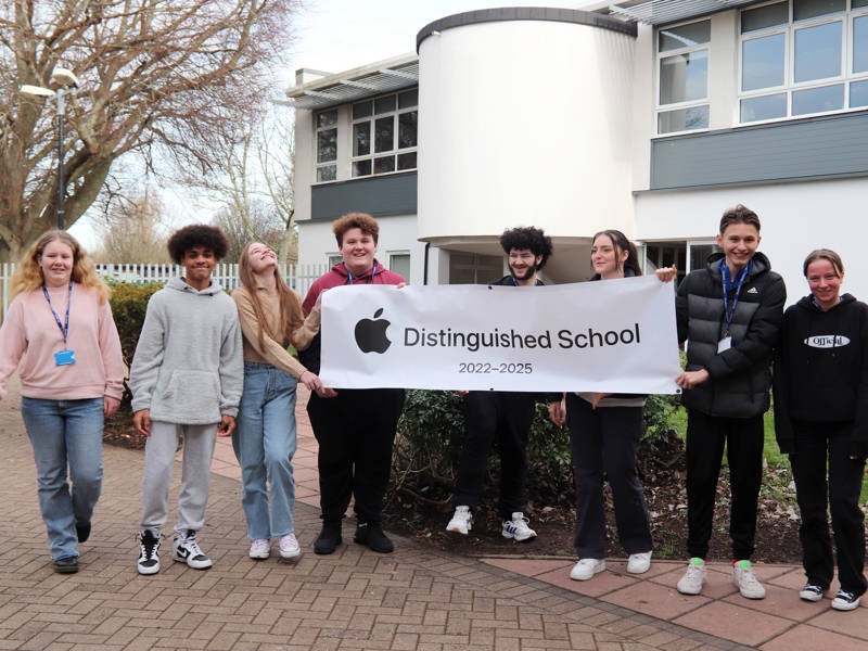 COPC students celebrate being an Apple Distinguished School.